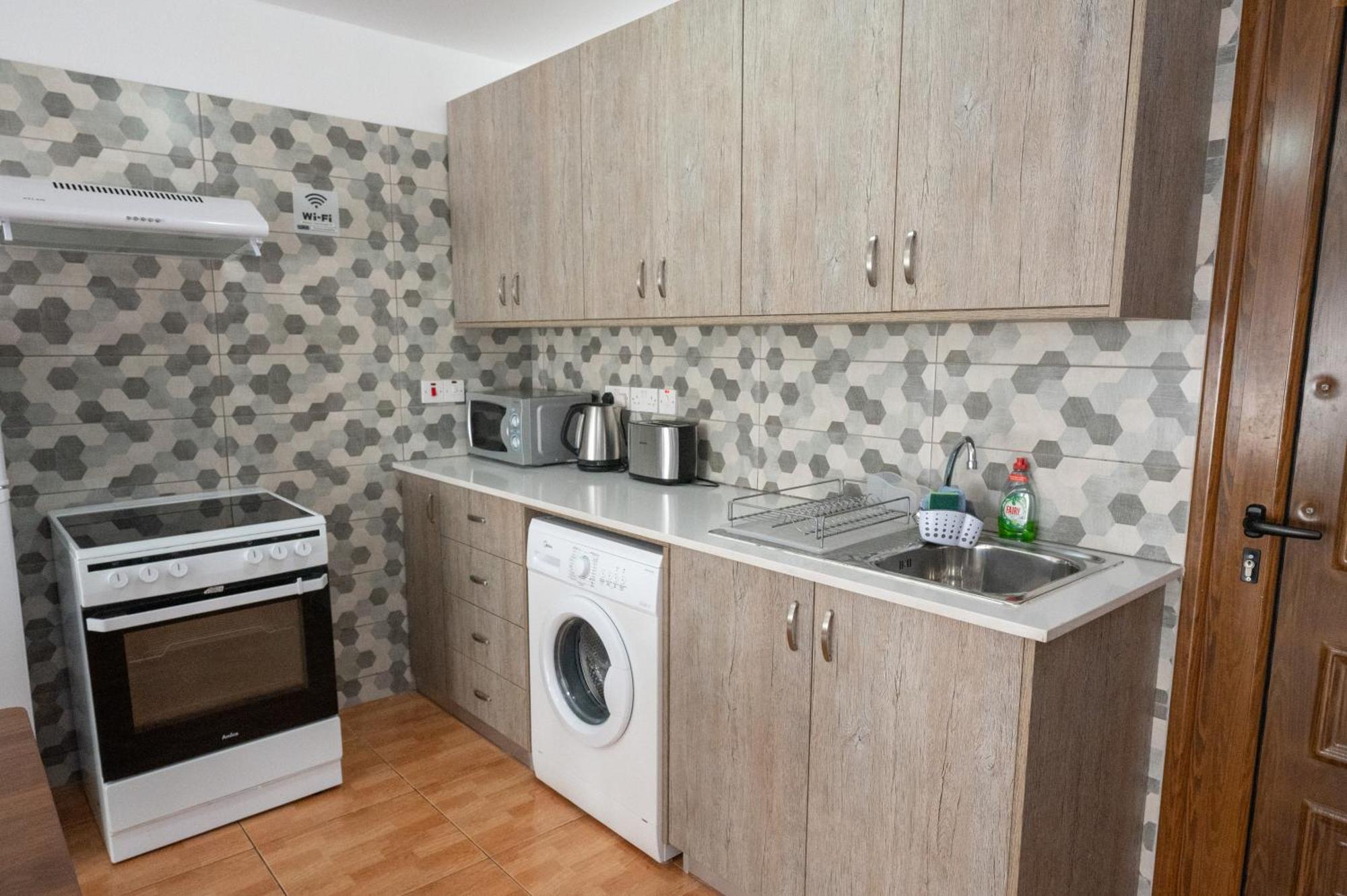 Napa Centrale Suites Aya Napa Dış mekan fotoğraf